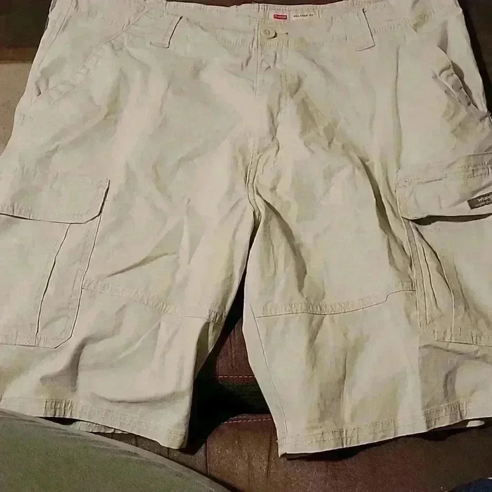 NWOT mens wrangler shorts #79